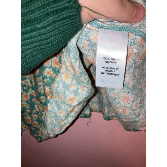 Maurices Floral Smocked Peplum Puff Sleeve Green Ditsy Blouse Size XXL - Picture 3 of 5